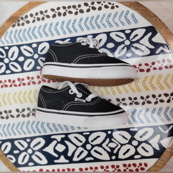 Vans KidsAuthentic Core (Toddler) size 4 - Picture 11 of 11